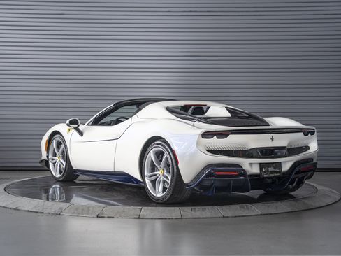 Used 2025 Ferrari 296 GTS RWD image 3