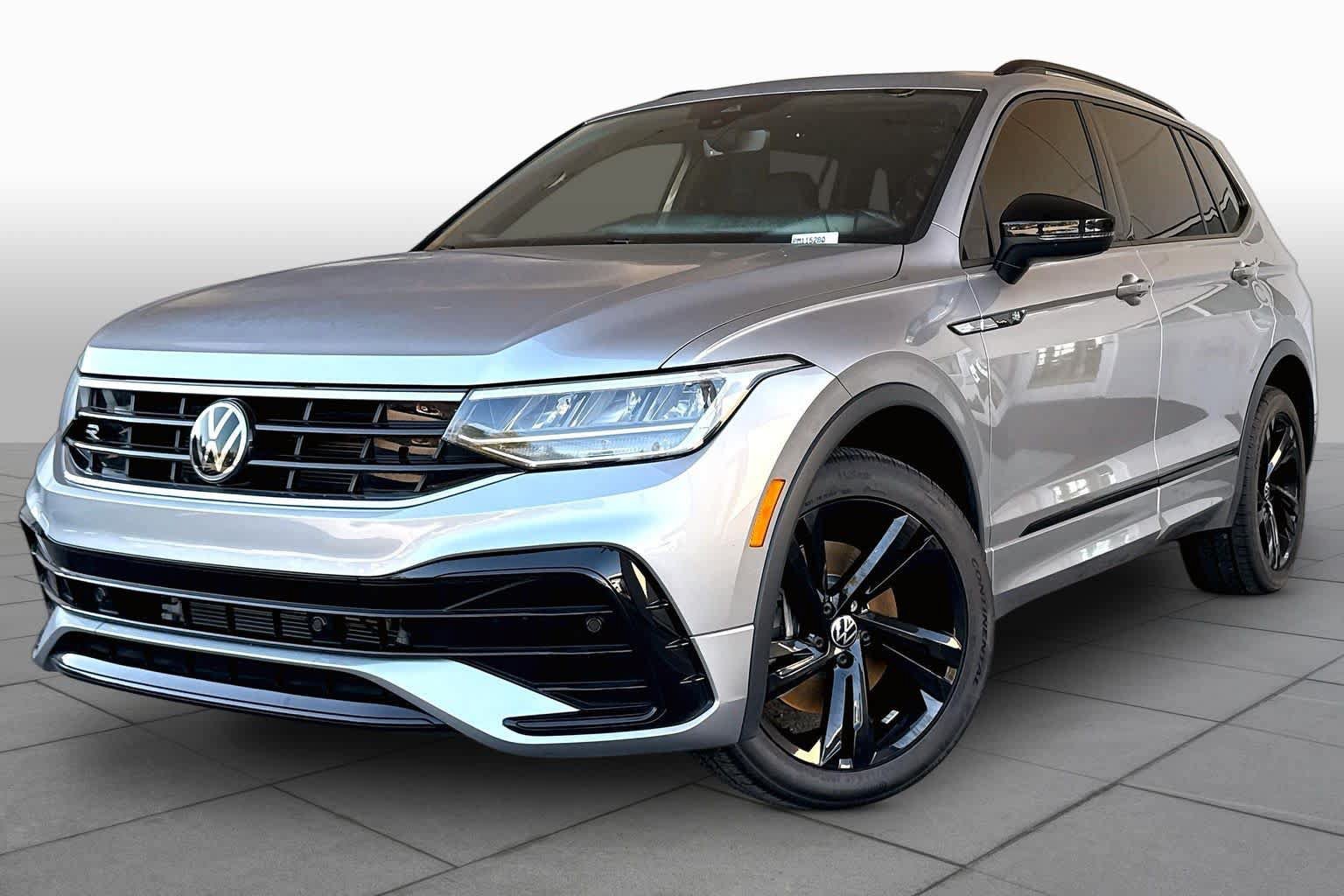 Used 2023 Volkswagen Tiguan SE R-Line FWD image 2