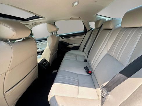 Used 2019 Honda Accord Touring image 13