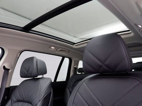 New 2026 BMW X7 xDrive40i w/ Climate Comfort Package image 12