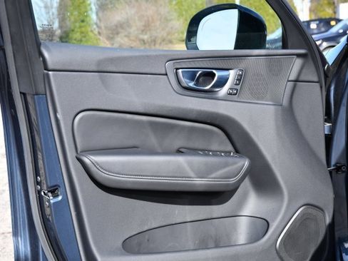 Certified 2025 Volvo XC60 B5 Plus image 10