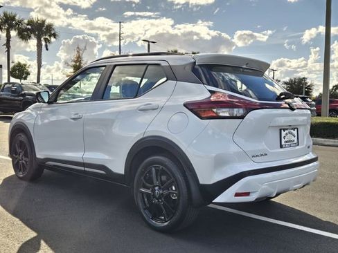 Used 2022 Nissan Kicks SR w/ Premium Package image 4