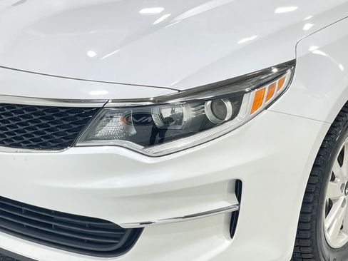 Used 2018 Kia Optima LX FWD image 31