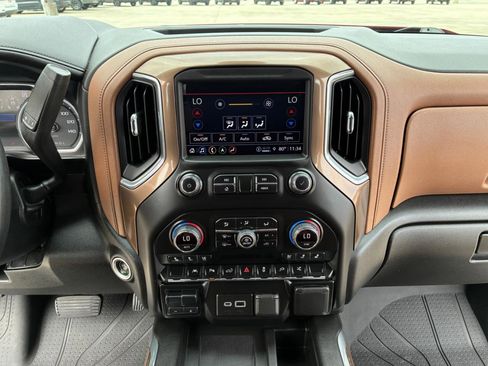Used 2022 Chevrolet Silverado 1500 High Country w/ Technology Package AWD/4WD image 25