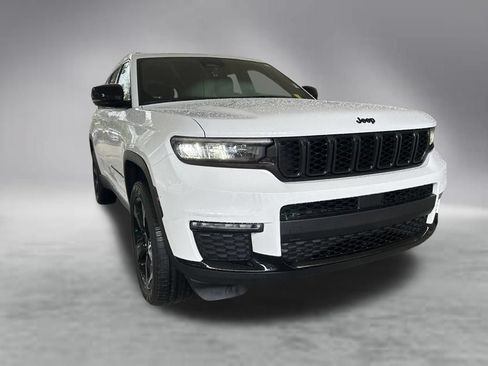 Used 2024 Jeep Grand Cherokee L Limited w/ Black Appearance Package RWD image 2