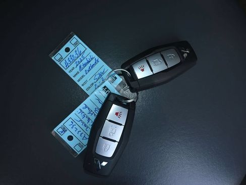 Used 2025 Mitsubishi Outlander ES AWD/4WD image 30