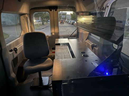 Used 2019 Ford Transit 150 XLT image 20