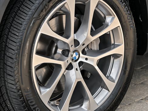 Used 2026 BMW X5 xDrive40i AWD/4WD image 8