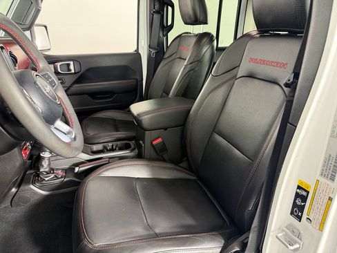 Used 2023 Jeep Wrangler Unlimited Rubicon w/ Cold Weather Group AWD/4WD image 22