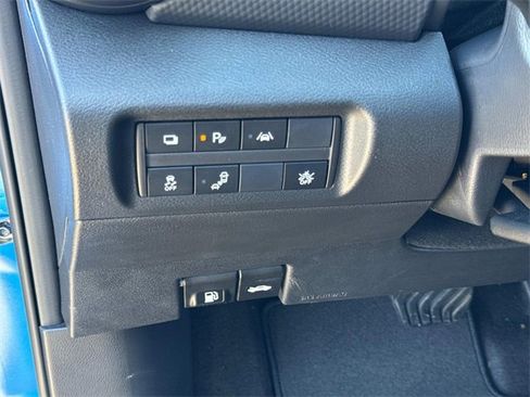 Certified 2025 Nissan Kicks Play S image 27