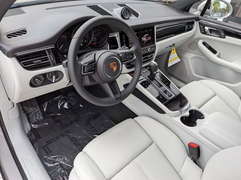 New 2026 Porsche Macan AWD/4WD image 4