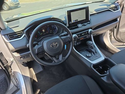 Certified 2025 Toyota RAV4 LE AWD/4WD image 18