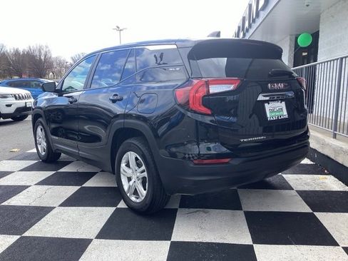 Used 2024 GMC Terrain SLE image 7