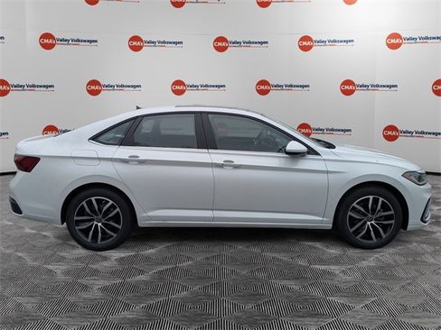 New 2026 Volkswagen Jetta SE image 4