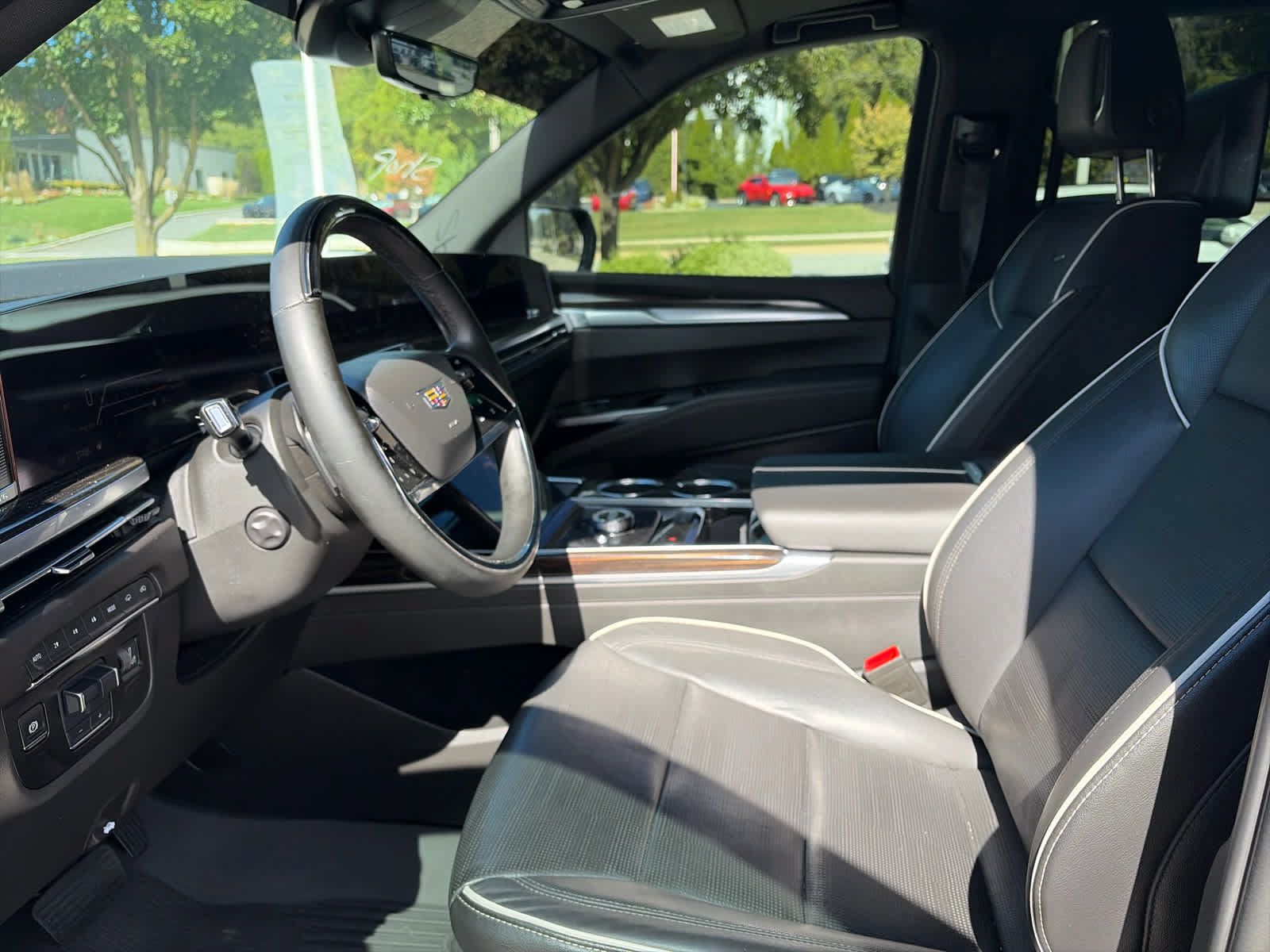 Certified 2025 Cadillac Escalade Premium Luxury w/ Touring Package AWD/4WD image 14