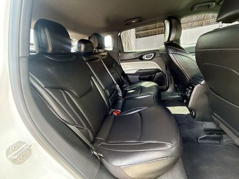 Used 2026 Jeep Compass Limited image 32