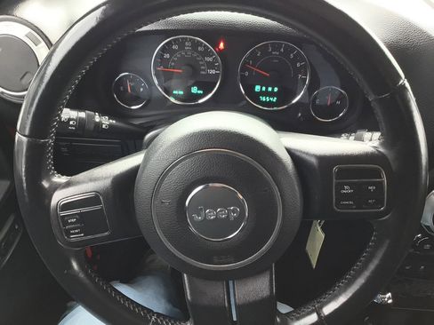 Used 2013 Jeep Wrangler Rubicon image 7