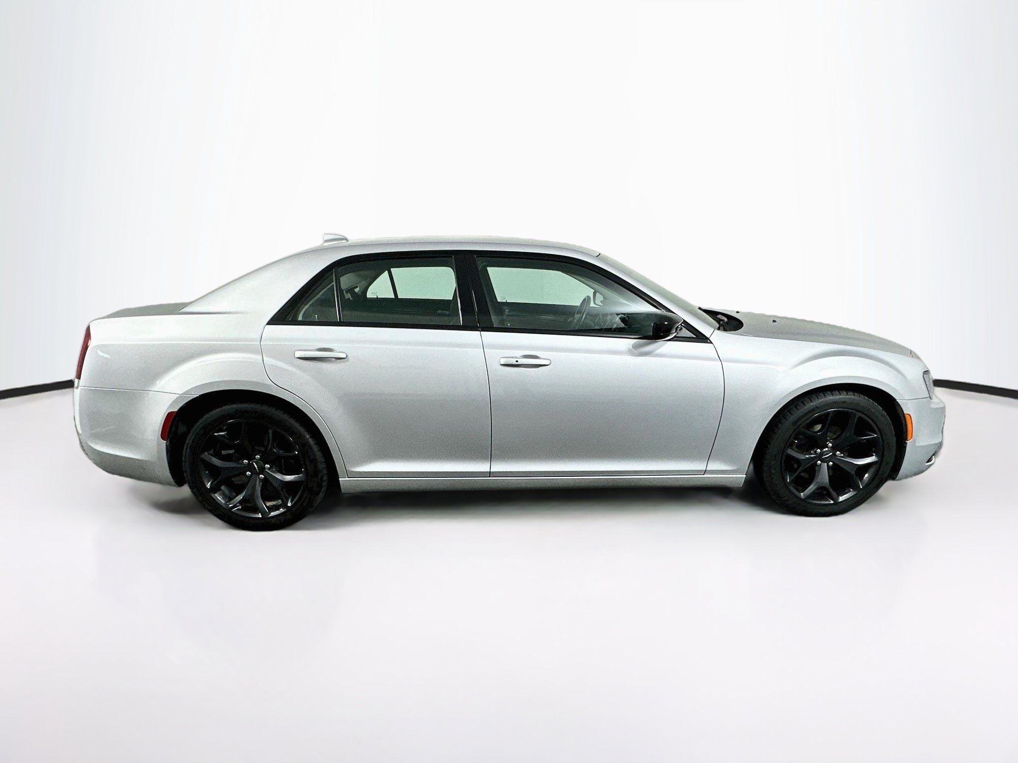 Used 2020 Chrysler 300 Touring w/ Sport Appearance Package RWD image 10