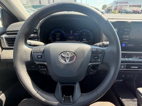 Used 2026 Toyota Camry XLE FWD image 13
