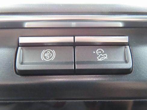 Used 2025 Ford F250 Platinum w/ FX4 Off-Road Package image 69