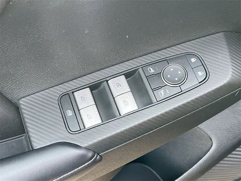 Used 2024 Mitsubishi Outlander ES image 17