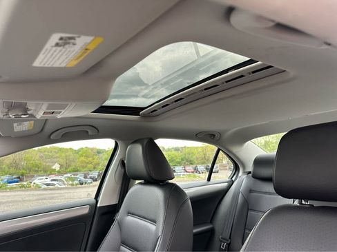 Used 2017 Volkswagen Jetta SE FWD image 11