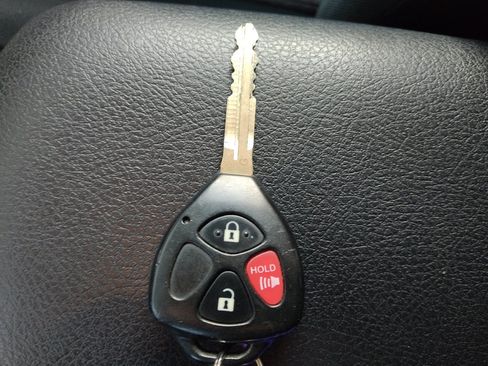 Used 2019 Toyota 4Runner SR5 AWD/4WD image 32