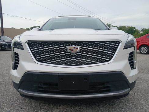 Used 2020 Cadillac XT4 Premium Luxury FWD image 2