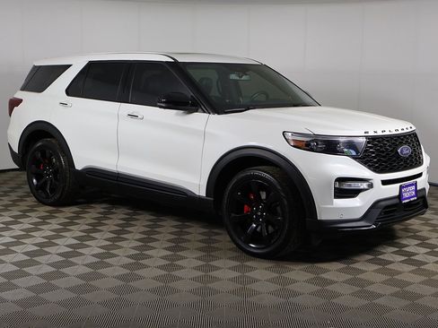 Used 2022 Ford Explorer ST w/ Equipment Group 401A image 2