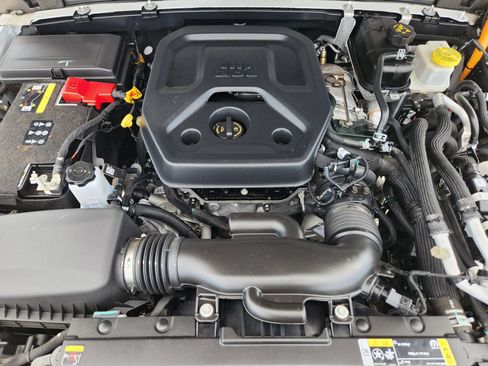 Used 2023 Jeep Wrangler Unlimited Sahara AWD/4WD image 40