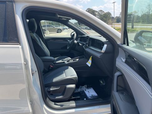 New 2026 Volkswagen Tiguan SE R-Line image 24