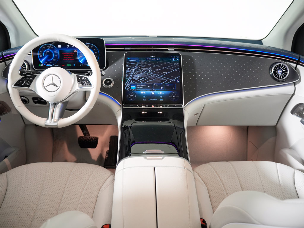 Certified 2025 Mercedes-Benz EQE 350+ 4MATIC SUV w/ Driver Assistance Package image 15