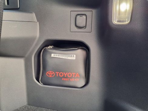 Used 2025 Toyota 4Runner SR5 image 40