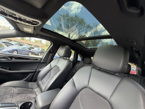 Used 2021 Porsche Macan w/ Premium Package AWD/4WD image 21