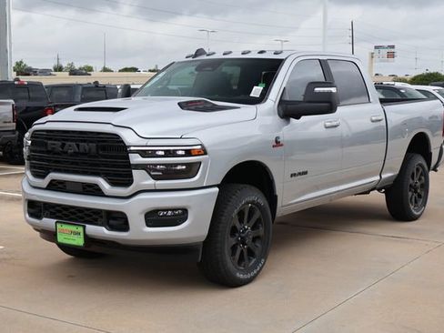 New 2026 RAM 2500 Laramie AWD/4WD image 3