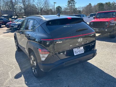Used 2025 Hyundai Kona SEL image 7