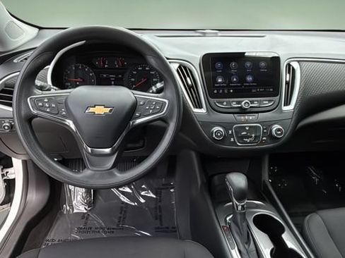 Used 2023 Chevrolet Malibu LS FWD image 10