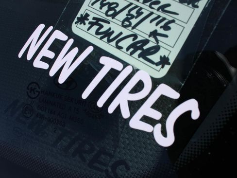 Used 2012 Hyundai Veloster w/ Style Pkg image 12