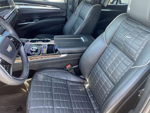 Used 2025 Cadillac Escalade Sport Platinum image 12