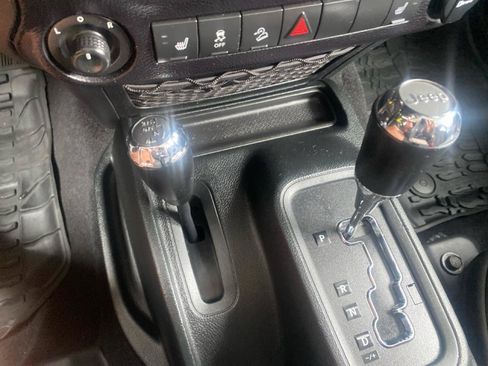 Used 2018 Jeep Wrangler Unlimited Sport S AWD/4WD image 16
