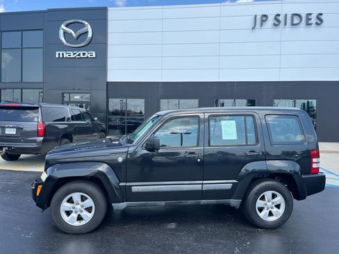 Used 2012 Jeep Liberty Sport AWD/4WD image 2