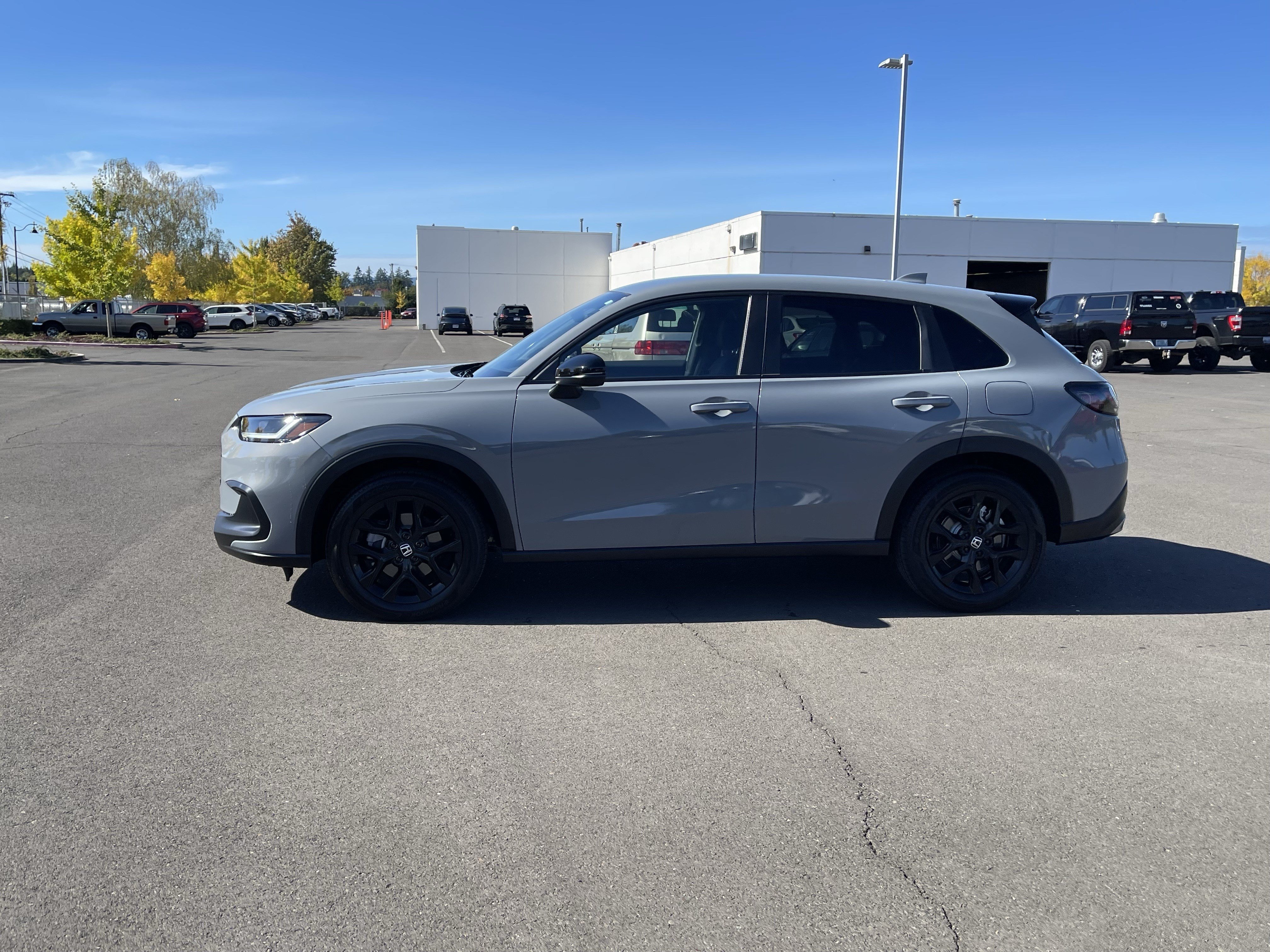 Used 2025 Honda HR-V Sport image 2