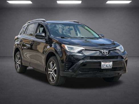 Used 2016 Toyota RAV4 LE FWD image 2
