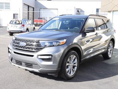 Used 2023 Ford Explorer XLT w/ Equipment Group 202A image 8