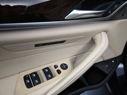 Used 2019 BMW 530e w/ Luxury Package RWD image 9
