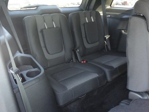 Used 2018 Ford Explorer XLT w/ Equipment Group 201A image 26