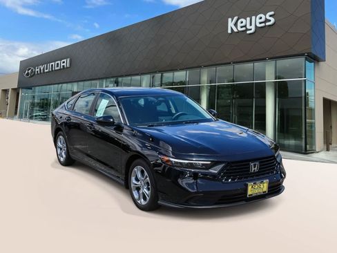 Used 2023 Honda Accord LX image 3