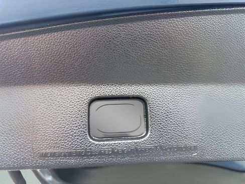 Used 2018 Ford Explorer XLT w/ Equipment Group 202A image 13