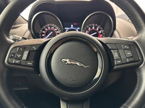 Used 2017 Jaguar F-TYPE Coupe RWD image 11
