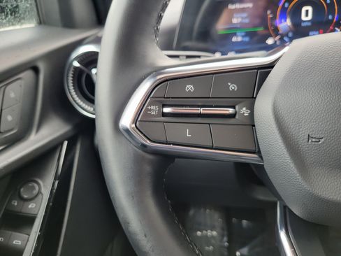 Used 2025 Chevrolet Equinox LT w/ Safety and Technology Package image 19